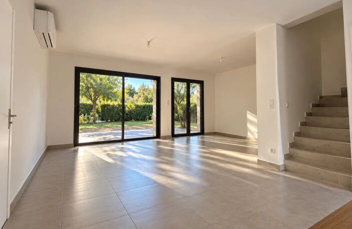 FREJUS - SECTEUR CAIS/MAISON RECENTE 4 PIECES — photo 3