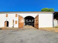 Longère charentaise - 500 m² dépendances - 7000m² de terrain — photo 2