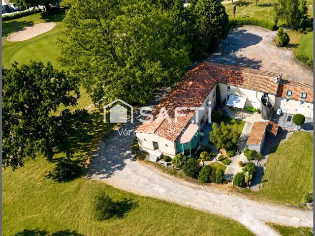 Maison 6 pièces 216 m² à Nesmy — photo du bien