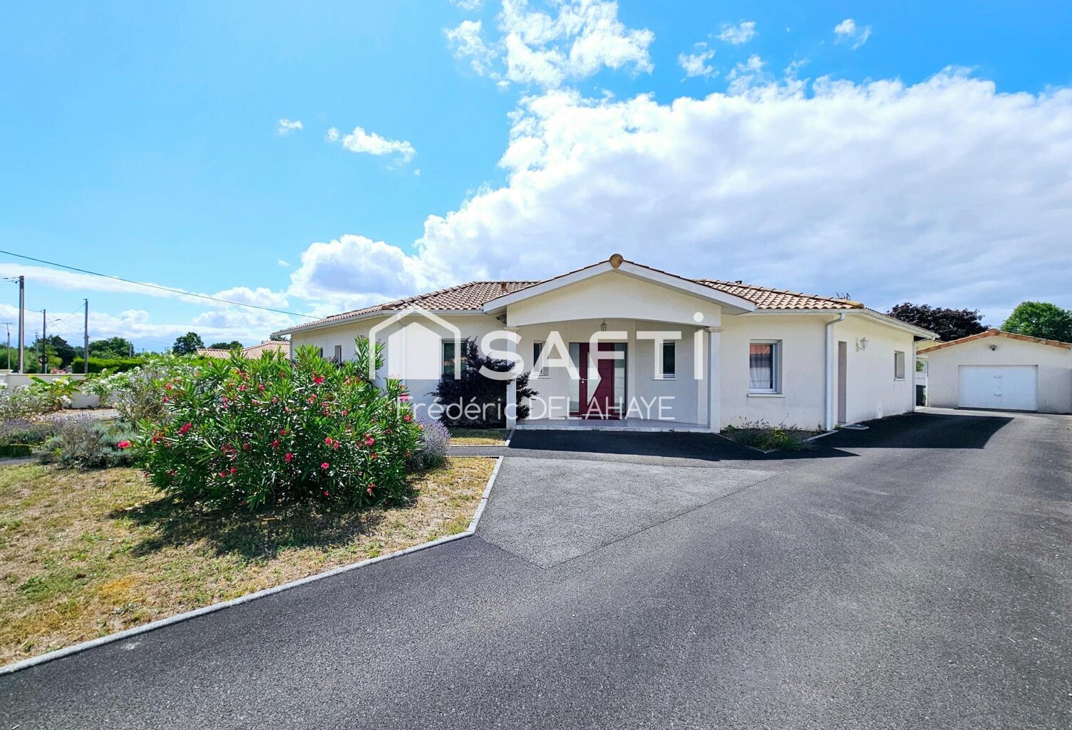 MAISON CONTEMPORAINE DE 157 M² À PAREMPUYRE — photo 1