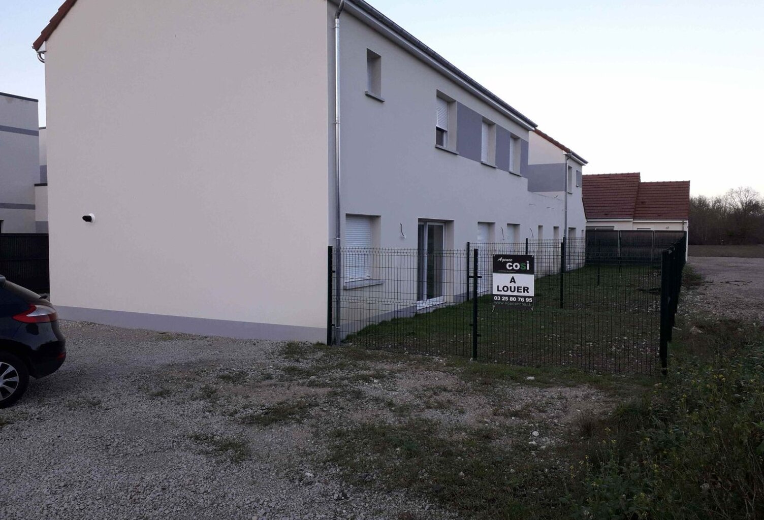 Maison Maison mitoyenne — photo 1
