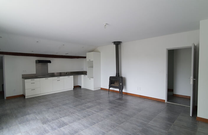 A Armendarits, appartement T4 de 82 m2 rénové au 1er étage a — photo 2