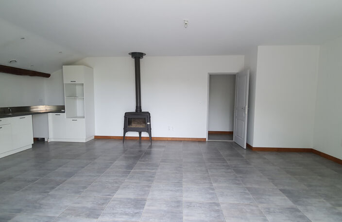 A Armendarits, appartement T4 de 82 m2 rénové au 1er étage a — photo 3