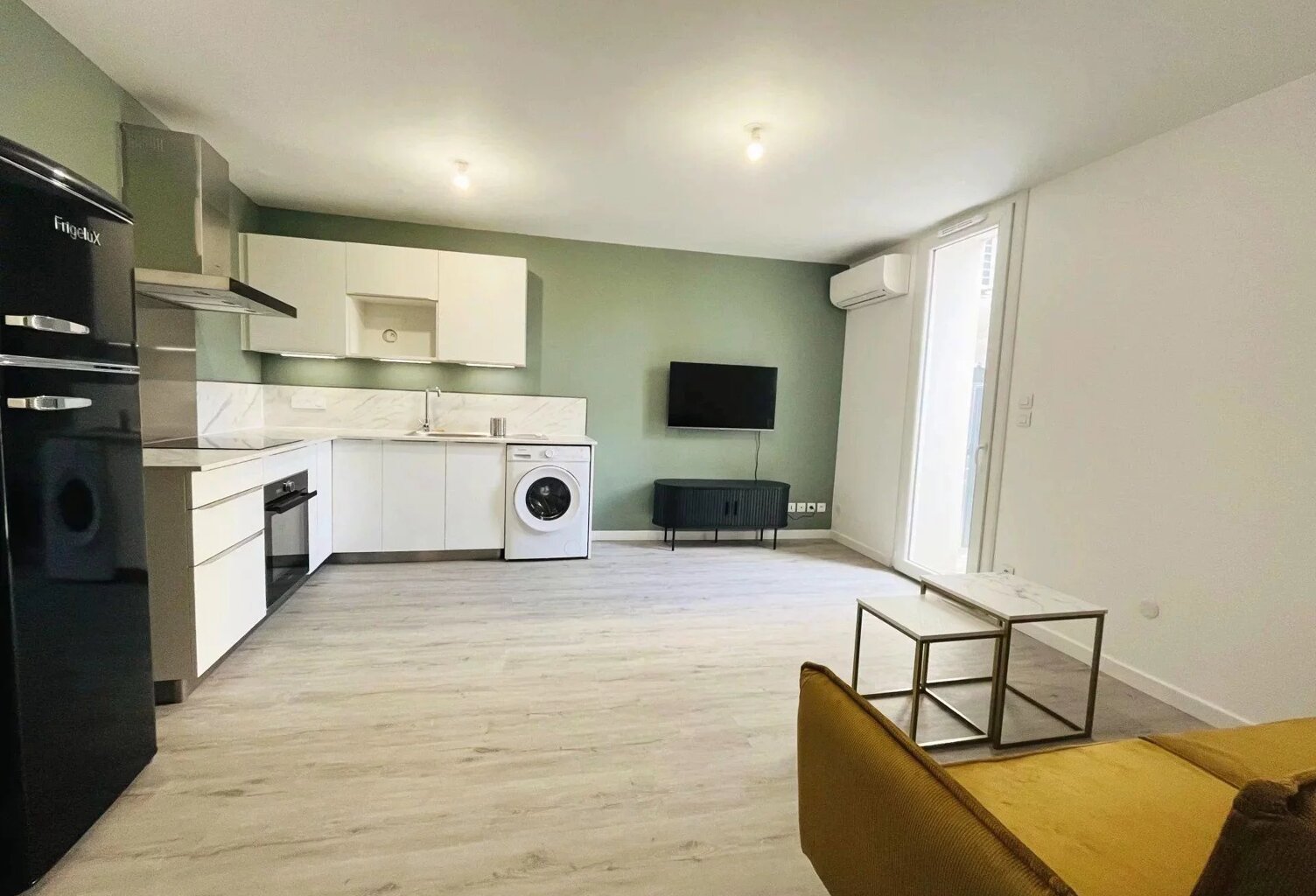 Villefranche centre, appartement T2 meublé avec terrasse — photo 1