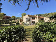 Une architecture singulière au coeur du village — photo 4