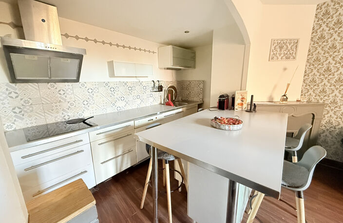 Maison de village dans une rue calme — photo 2