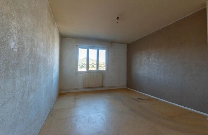 Appartement T3 dernier étage avec cave et parking privatif — photo 5