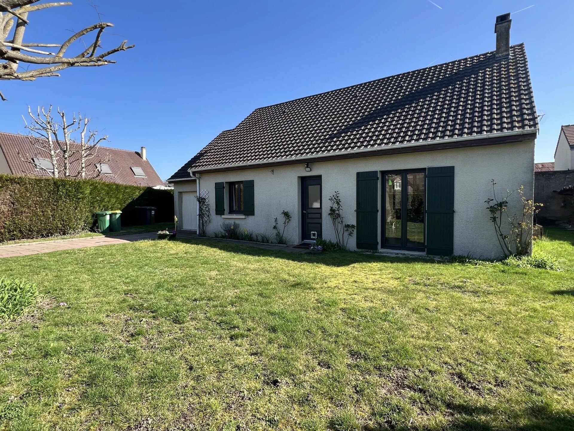 Maison 5 pièces 102 m² · au Mesnil-Saint-Denis · 102 m² · 395 000 €