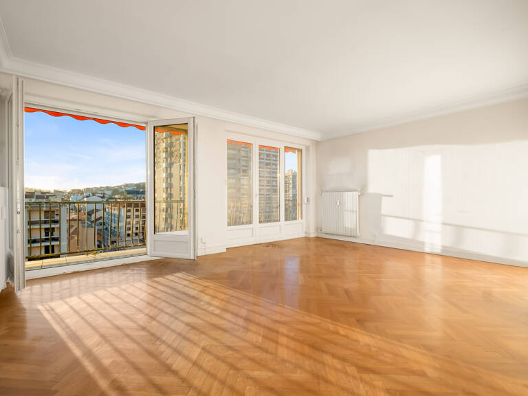 T5, dernier étage, vue Fourvière et terrasse — photo 1