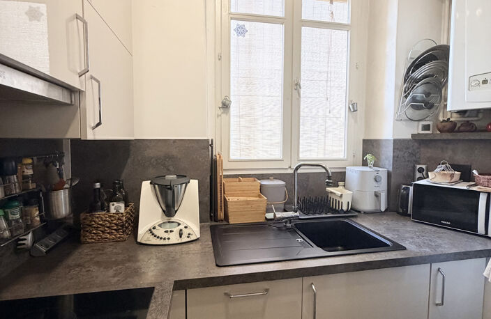 LYON 7 SAXE GAMBETTA APPARTEMENT TYPE 3 DE 50M2 CLIMATISE AV — photo 2