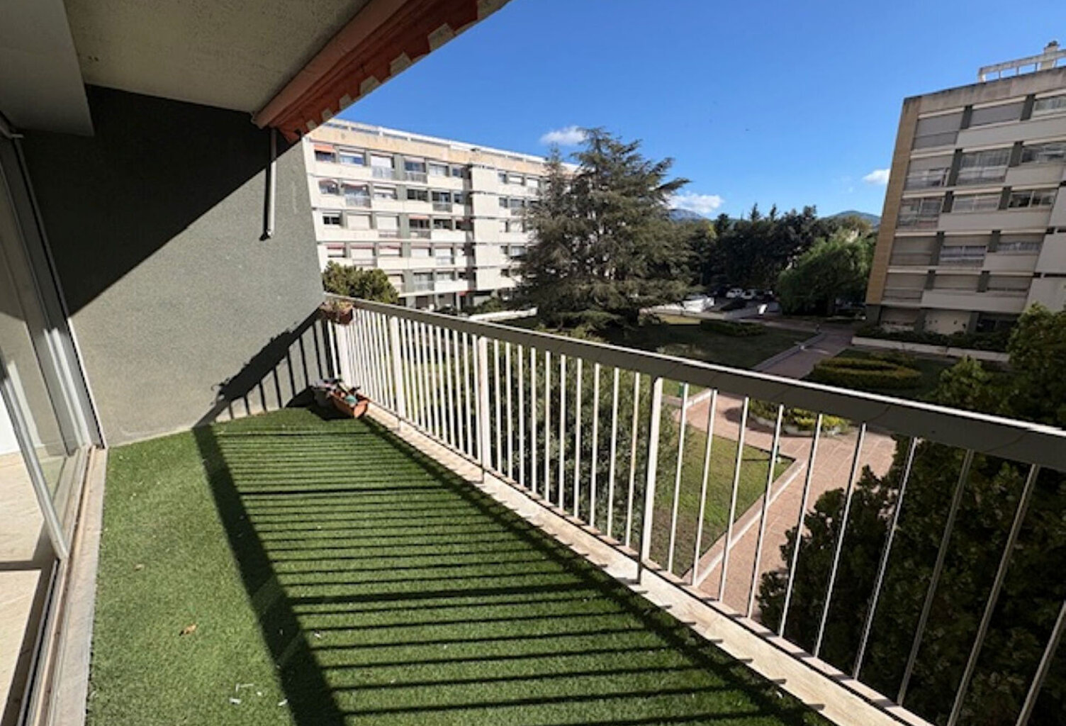 Appartement Marseille 4 pièces  95 m2  Marseille 13008 — photo 1
