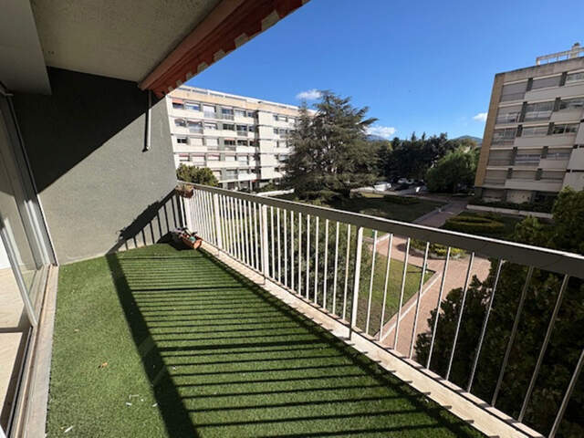 Appartement Marseille 4 pièces  95 m2  Marseille 13008 — photo du bien