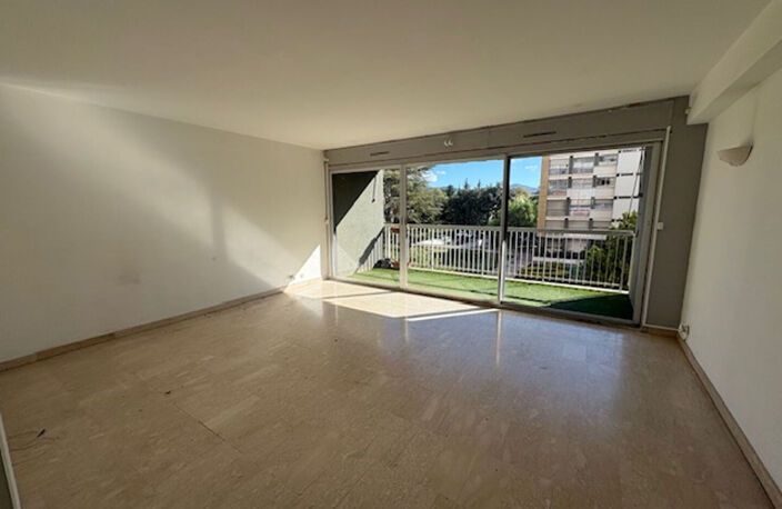 Appartement Marseille 4 pièces  95 m2  Marseille 13008 — photo 2