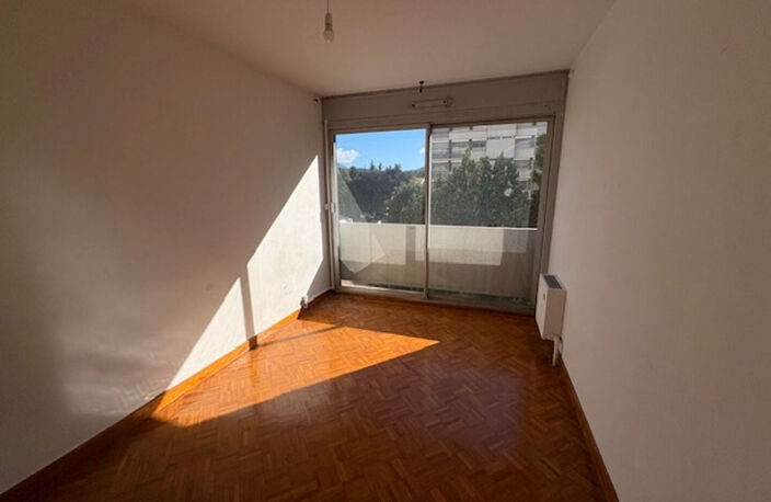 Appartement Marseille 4 pièces  95 m2  Marseille 13008 — photo 3