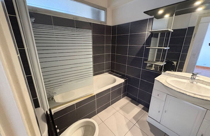 Appartement Marseille 4 pièces  95 m2  Marseille 13008 — photo 5
