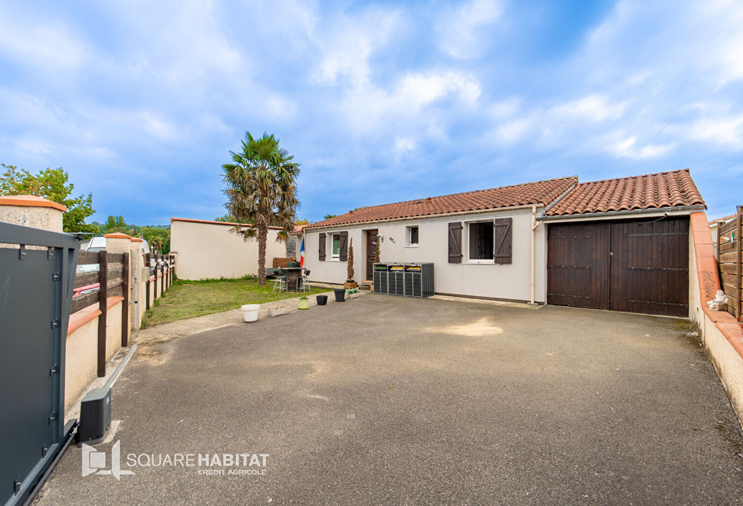 Maison de plain-pied T5 de 115 m² avec jardin - Tournay — photo 1