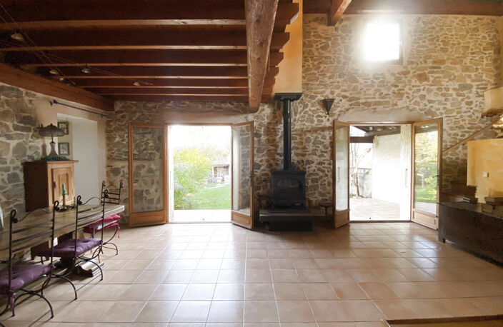 À vendre maison T4 4 faces avec garage et jardin arboré pisc — photo 2