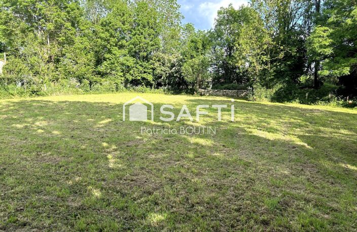 A Fonvérine. Terrain constructible au calme, cadre verdoyant et proche des commodités. — photo 3
