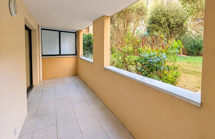 AIX LA DURANNE - Type 2 avec terrasse et parking — photo 2