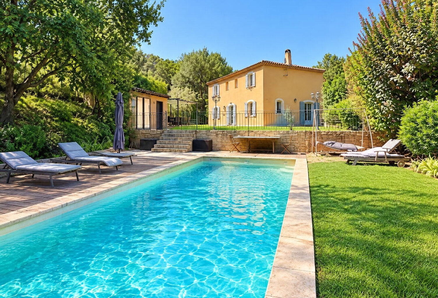 BOUC BEL AIR - Bastide type 6 de 200m² sur 4000 m² de terrain — photo 1