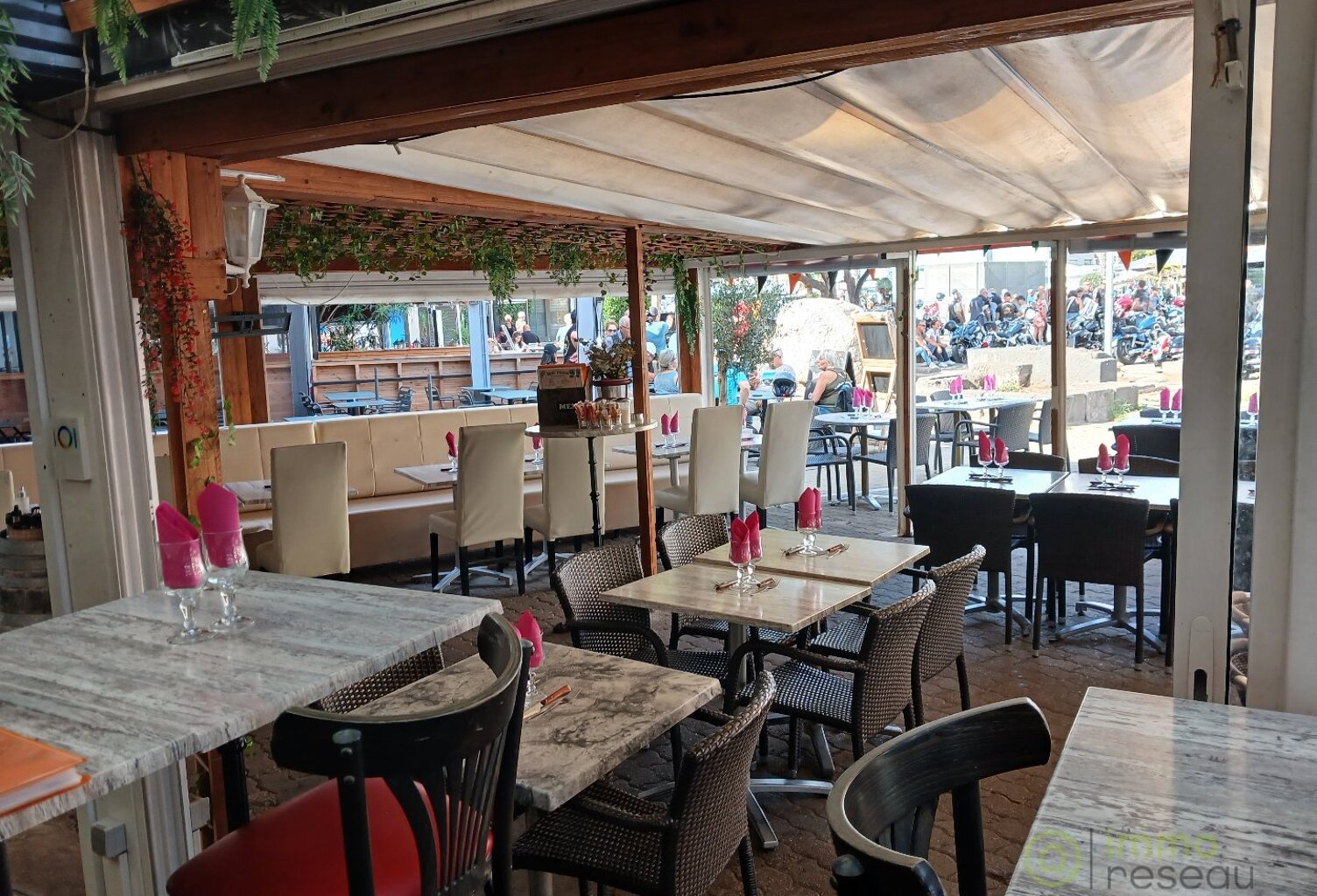 Restaurant — photo 1