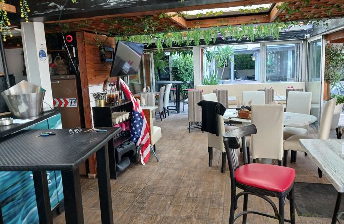 Restaurant — photo 2