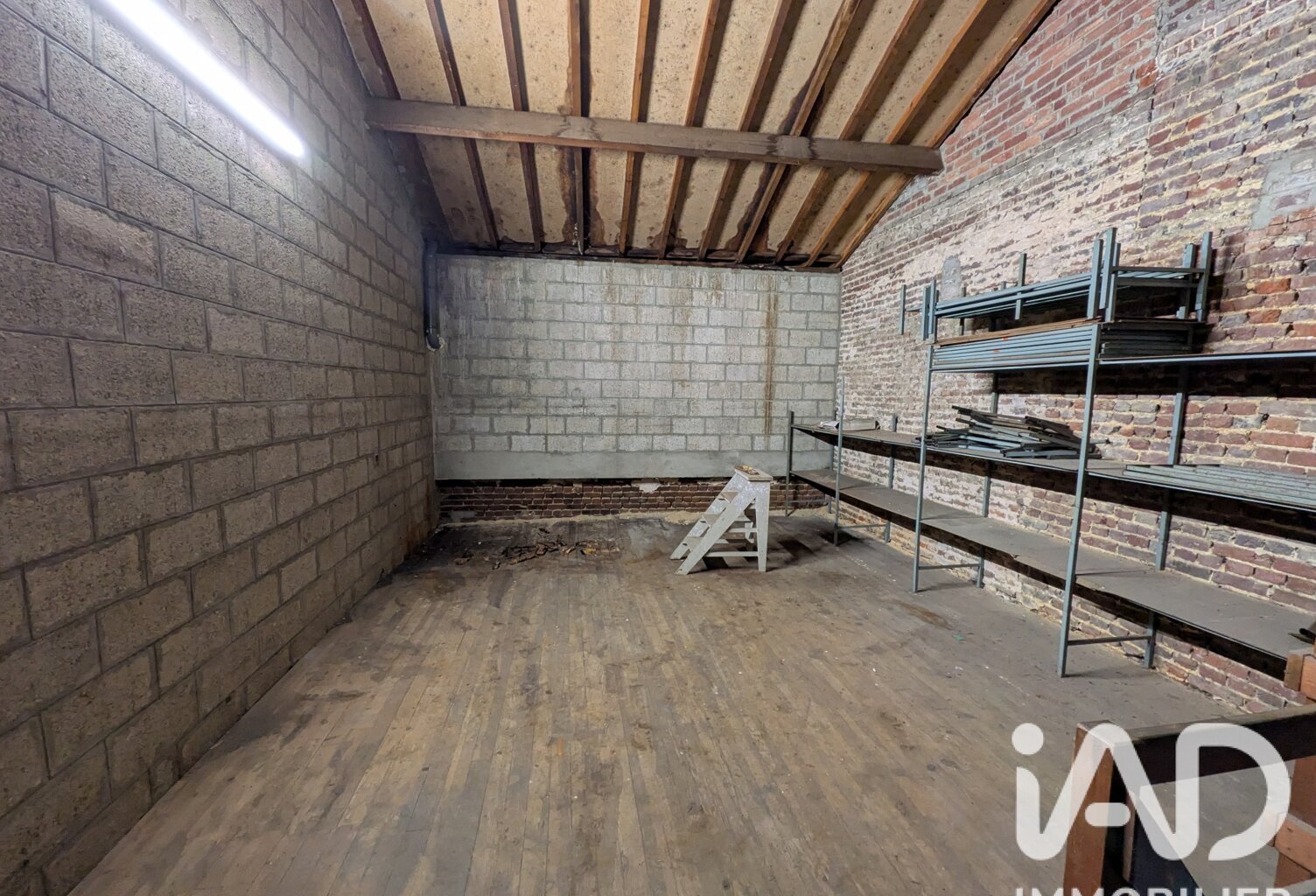Vente Garage 66 m&sup2; — photo 1