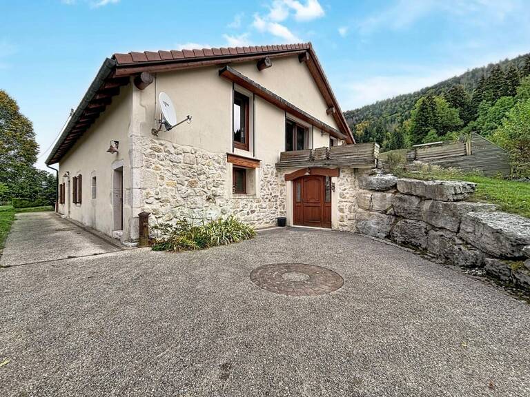Ancienne ferme de caractère de 303 m² avec gîte indépendant, bureau et grand garage — photo 1