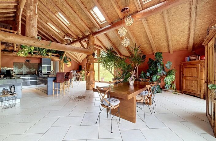 Ancienne ferme de caractère de 303 m² avec gîte indépendant, bureau et grand garage — photo 2