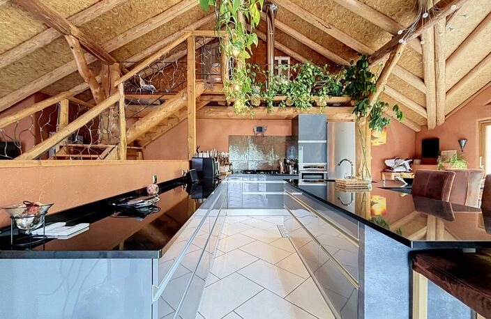 Ancienne ferme de caractère de 303 m² avec gîte indépendant, bureau et grand garage — photo 4