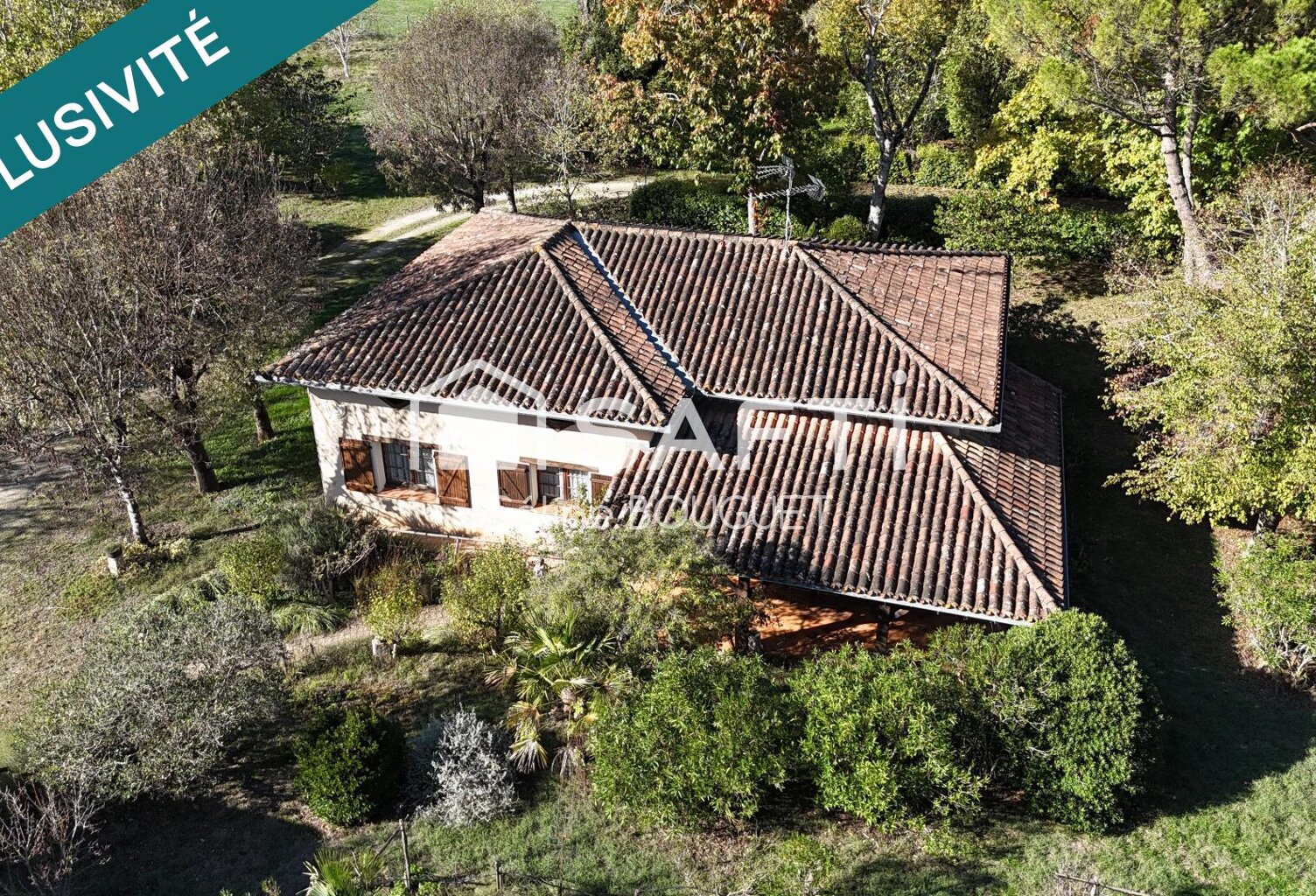 Maison de caractère sur parc arboré 1,36 he et 200m2 de dépendances — photo 1