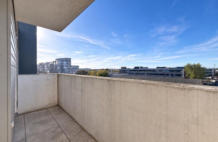 Appartement T3 71 m² dernier étage avec balcon et parking — photo 2