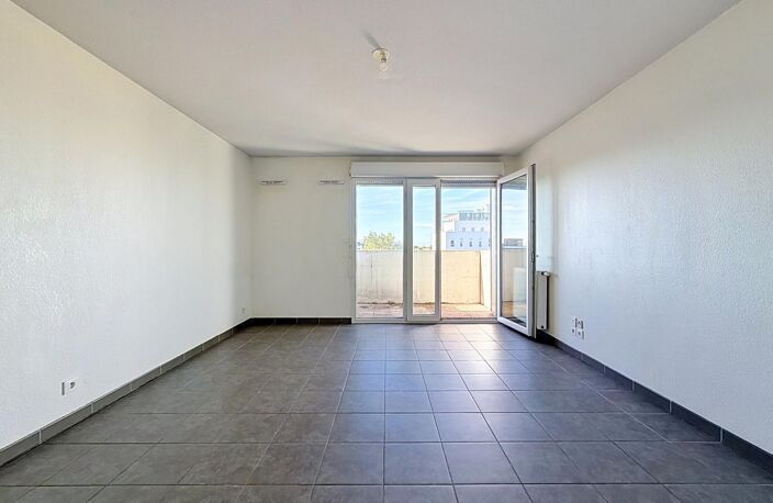 Appartement T3 71 m² dernier étage avec balcon et parking — photo 4