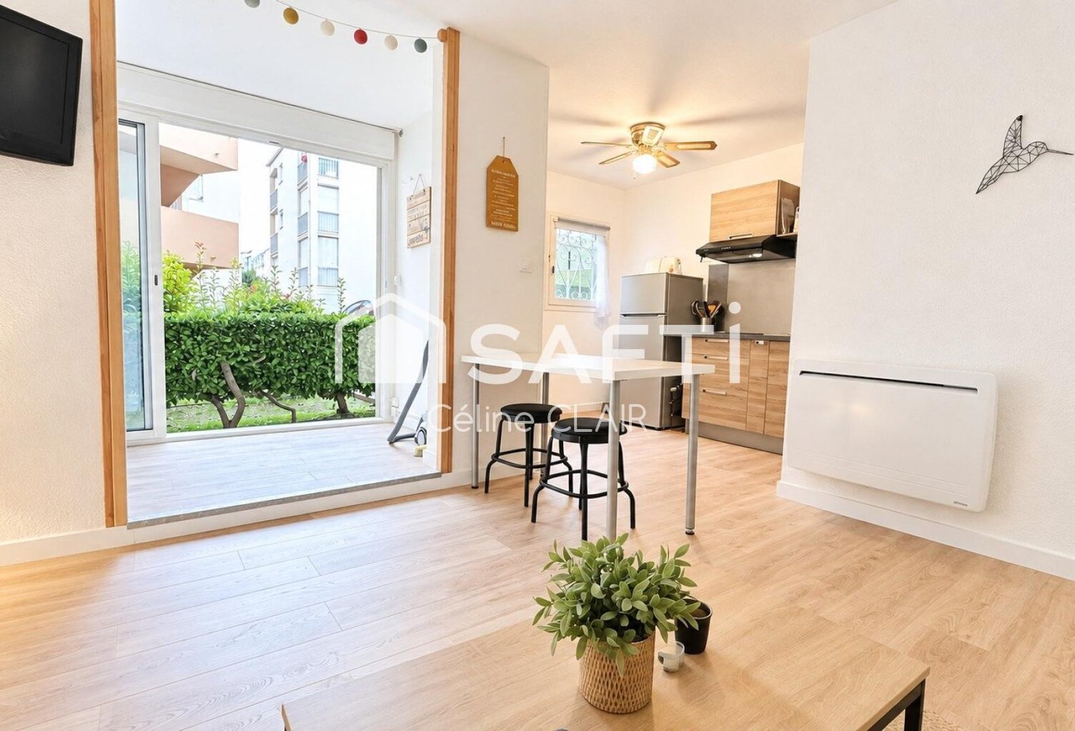 APPARTEMENT T2 CABINE ENTIÈREMENT RÉNOVÉ AVEC PARKING PRIVATIF — photo 1