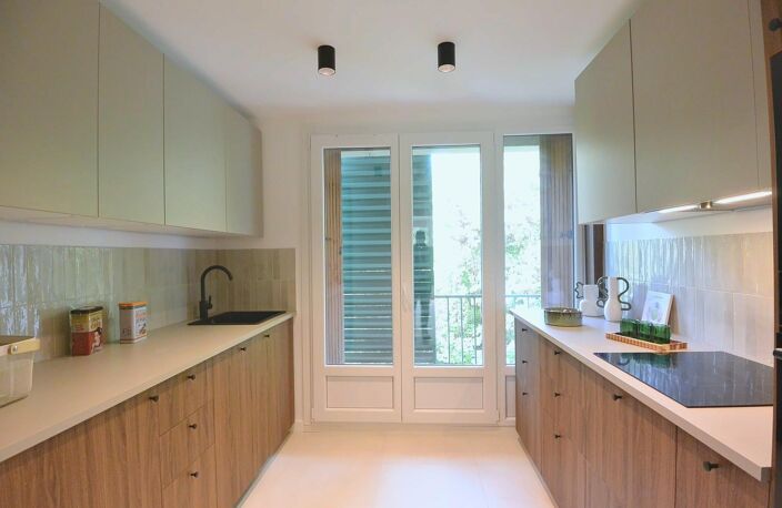 Secteur Jules Ferry -  Appartement au calme sans nuisances entièrement rénové de 79 m² avec balcon, loggia et cave. — photo 4