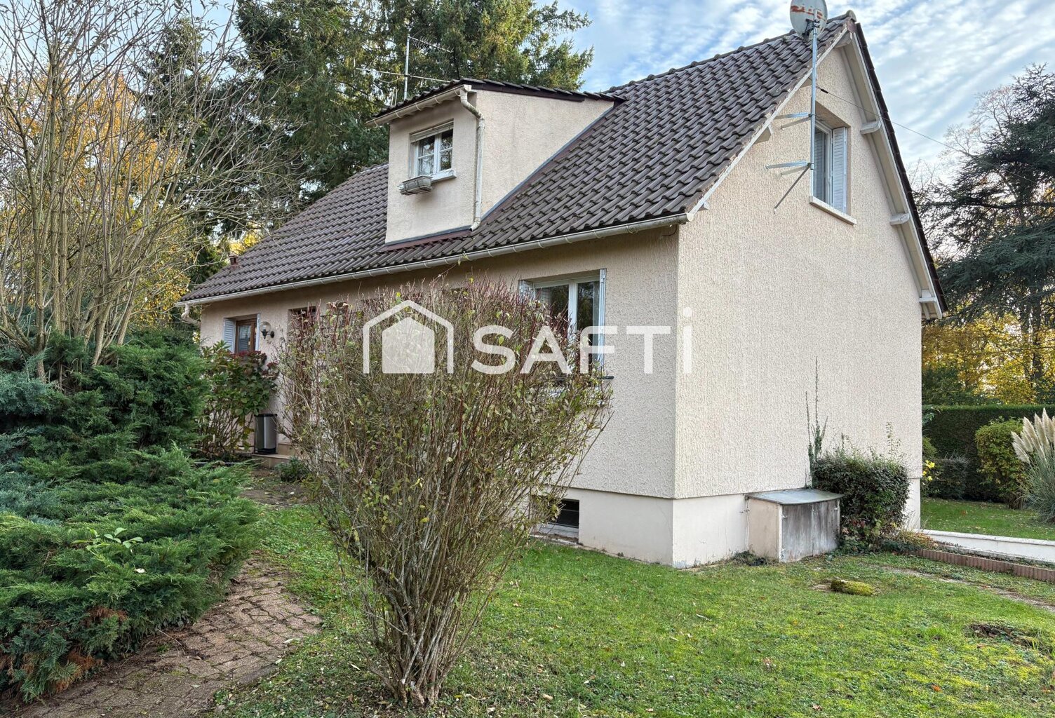 Maison dans un domaine avec un grand potentiel — photo 1