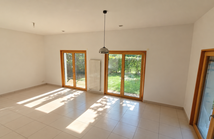 LOCATION ECULLY 69130 MAISON 4 PIECES 3 CHAMBRES JARDIN TERRASSE PARKING LOCAL VÉLO — photo 3