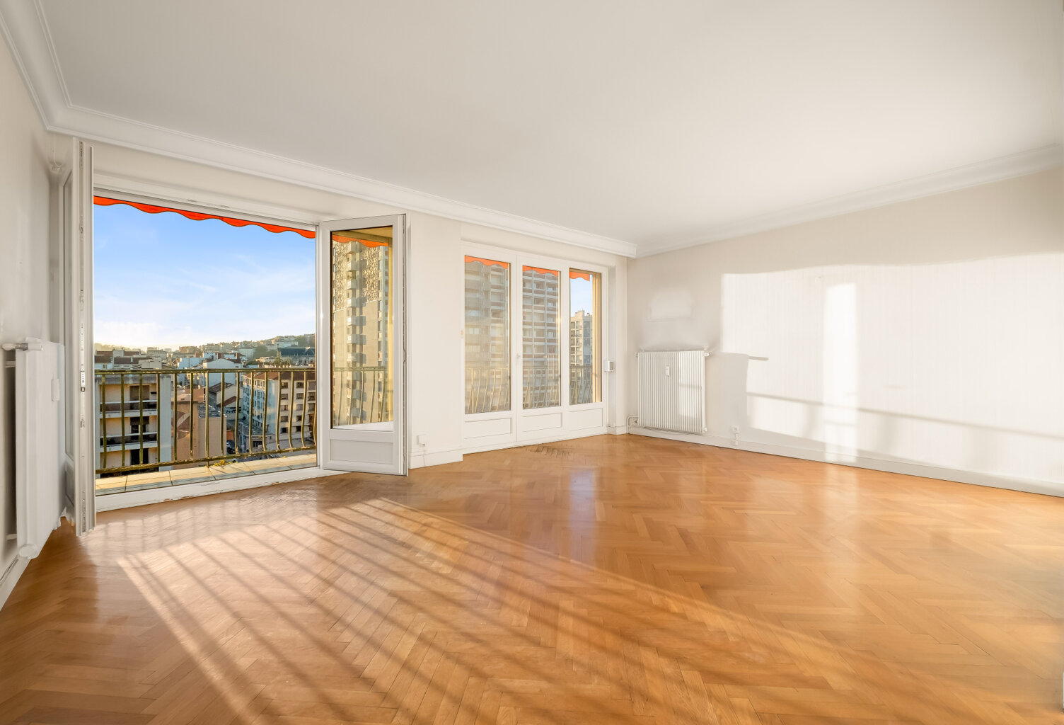 T5, dernier étage, vue Fourvière et terrasse — photo 1