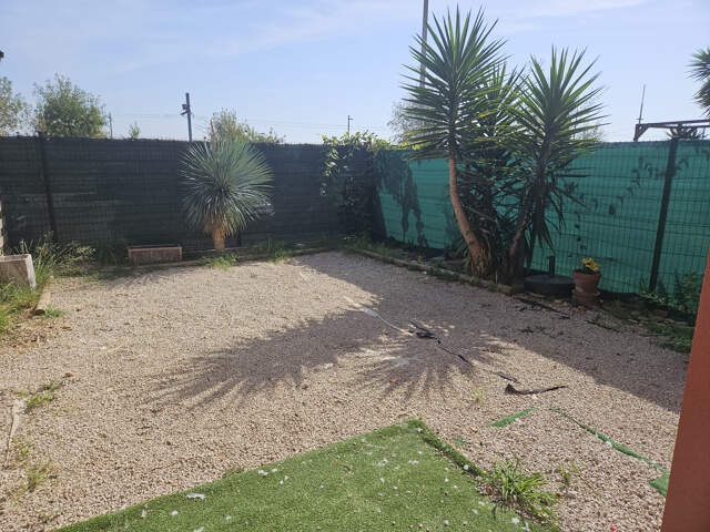 PEROLS Appartement de type 2 avec jardin — photo du bien