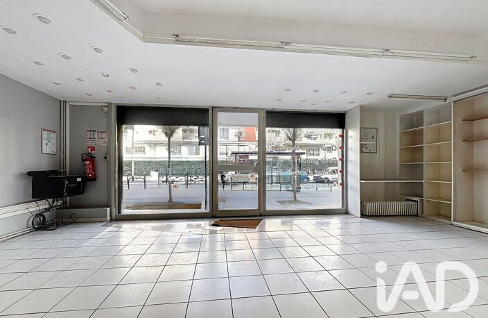 Vente Boutique/Local commercial 82 m&sup2; — photo 3