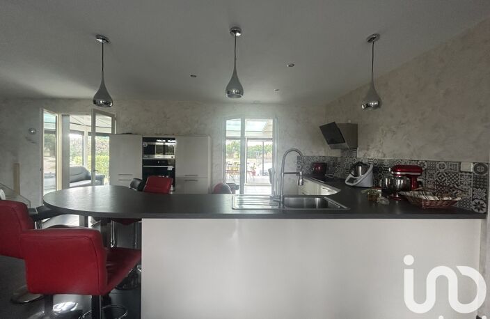 Vente Maison/villa 9 pièces — photo 2