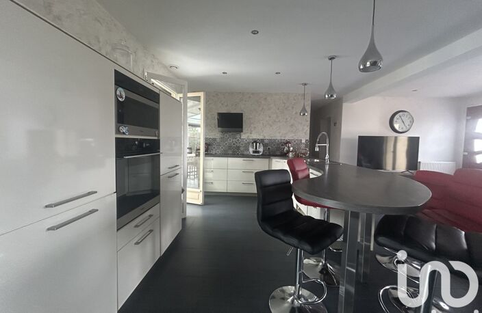 Vente Maison/villa 9 pièces — photo 3