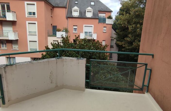 Proche les Quais T2 de 32 m² avec place de parking couvert — photo 2