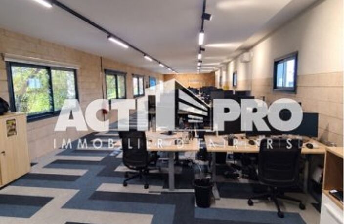 Bureaux à louer — photo 2
