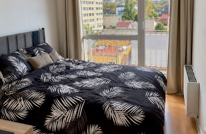 DERNIER ÉTAGE AVEC ASCENSEUR, BALCON, CAVE ET PARKING — photo 5