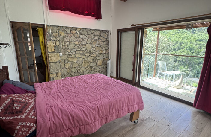 Maison atypique en pleine nature — photo 4