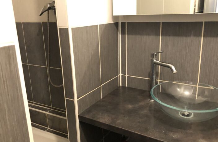 Centre village, proche parkings, en dernier étage, duplex  de ty — photo 2