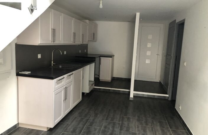 Centre village, proche parkings, en dernier étage, duplex  de ty — photo 3
