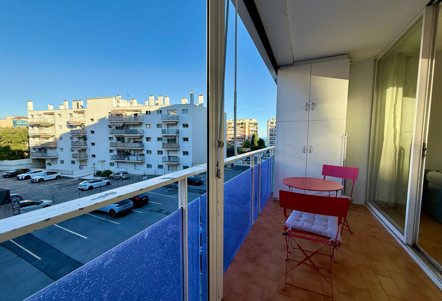 APPARTEMENT STUDIO - PLACE DE PARKING - CENTRE CARNOLES — photo 1
