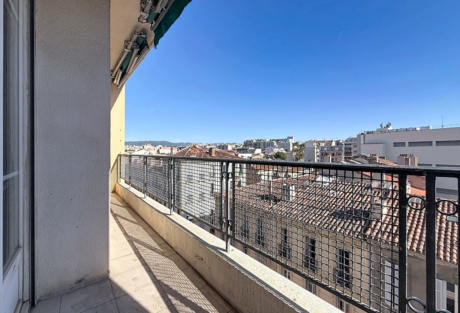 Appartement  T3 traversant avec balcon CINQ AVENUES — photo 1